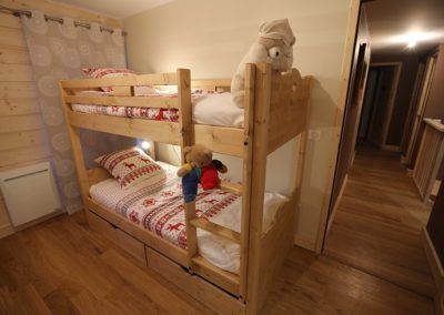 Le Hameau du Pontet - Chambre Ecureuil avec 2 lits superposés et SDB niveau -1