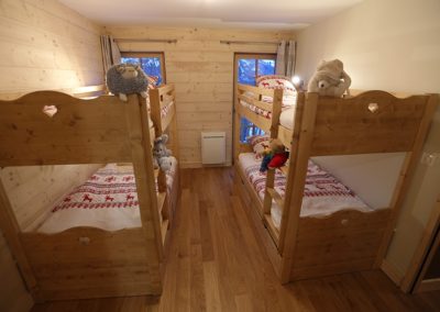 Le Hameau du Pontet - Chambre Ecureuil avec 2 lits superposés et SDB, vue 2, niveau -1