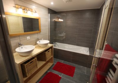 Le Hameau du Pontet - Salle de bain + douche indépendante, vue 2, niveau -2